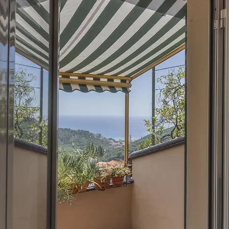 Дом отдыха Emma House Terrace And Sea View