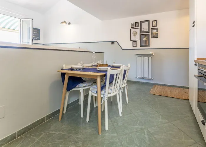 Semesterbostad Emma House, Moneglia, Wifi *